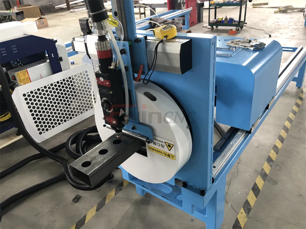 Лазерная резка волокна для Dia100mm квадратной прямоугольной стальной трубы 3