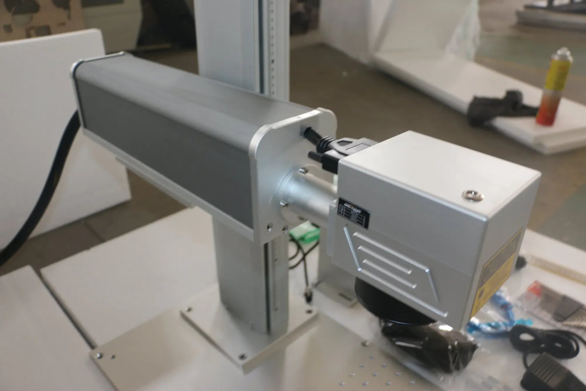 Профессиональный фибровый лазерный гравер 50W 2