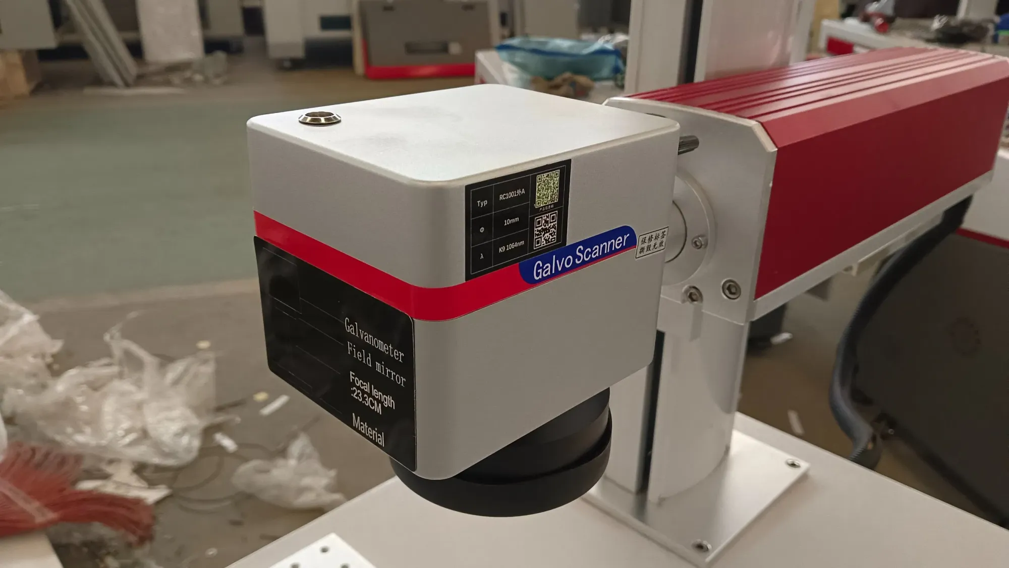 Профессиональный лазерный маркировочный станок с большим движением по осям X и Y 4