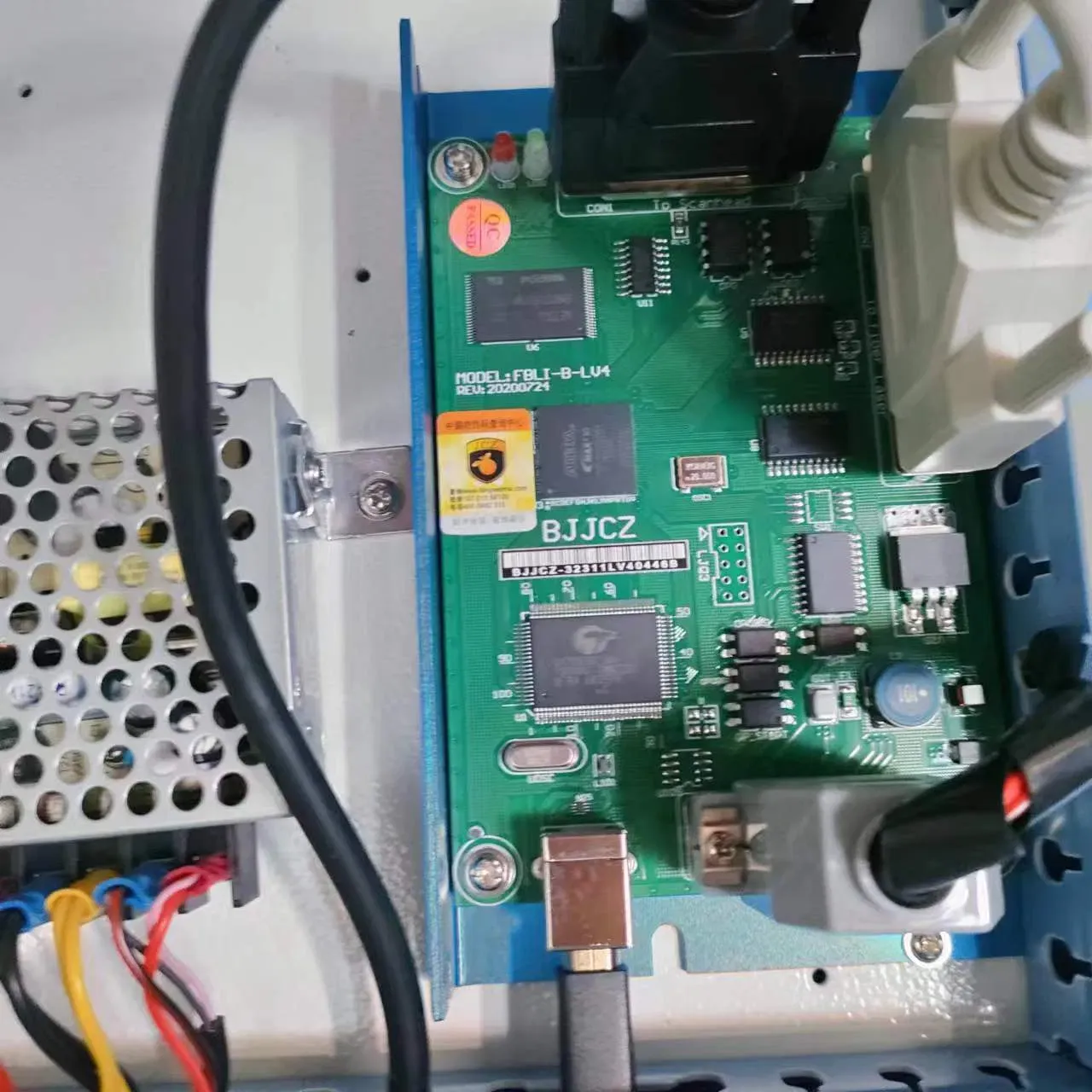 Лазерная маркировочная машина XH-C-30W с волоконным лазером 3