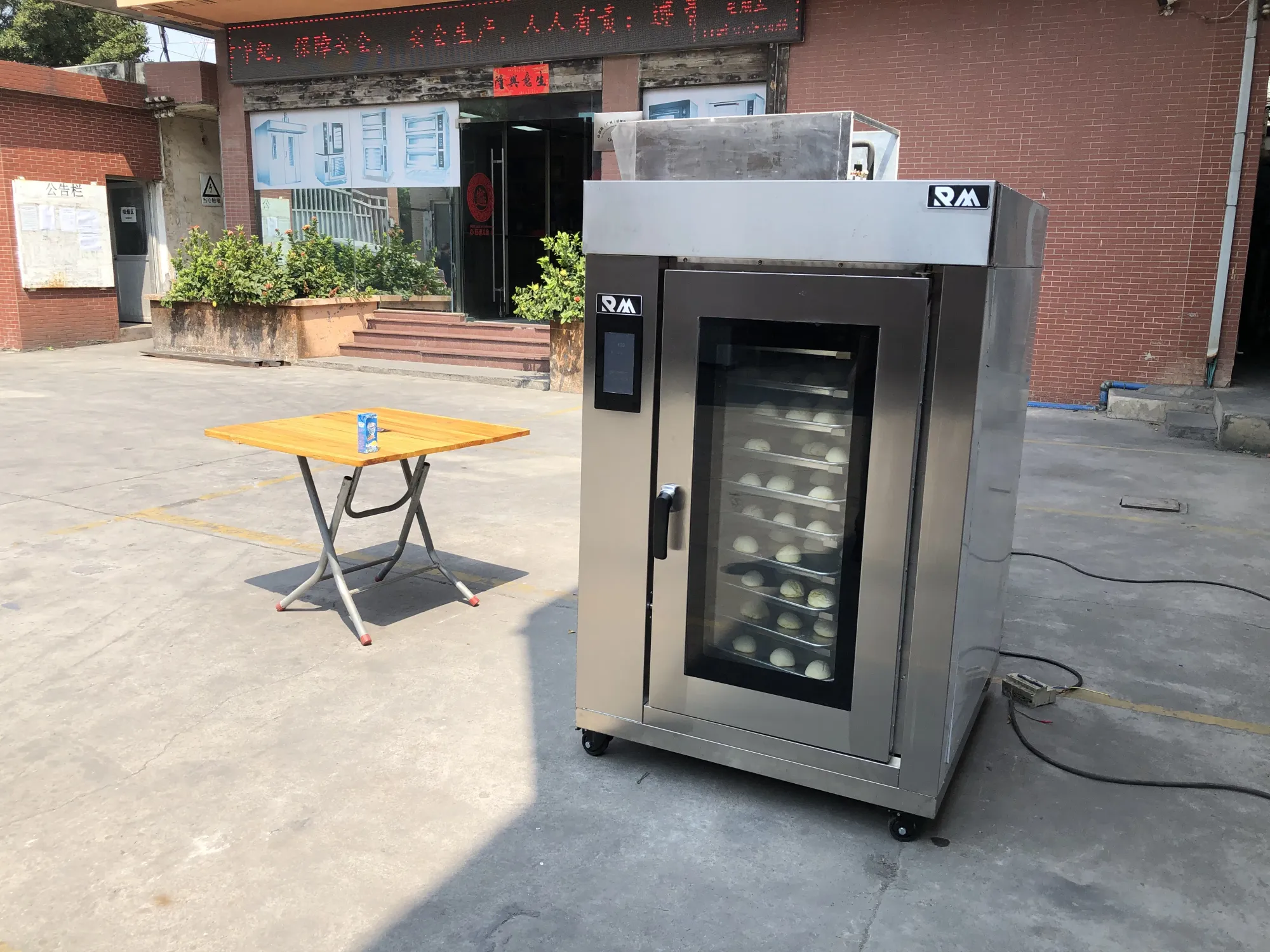 Профессиональная ротационная духовка для пекарни 3