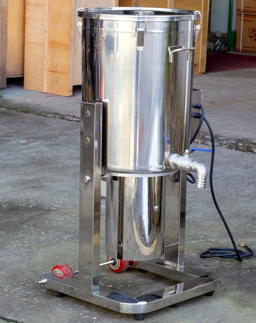 Профессиональная машина для пульпирования фруктов и овощей 4