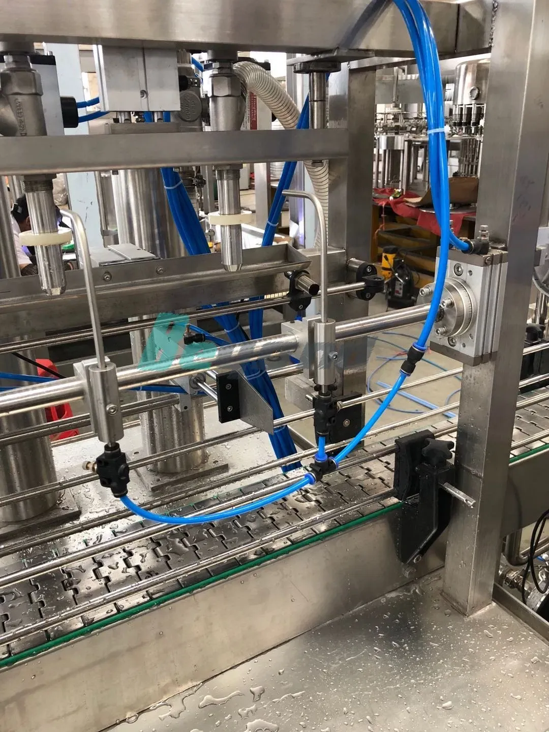 Полностью автоматическая машина для наполнения поршня маслом 3