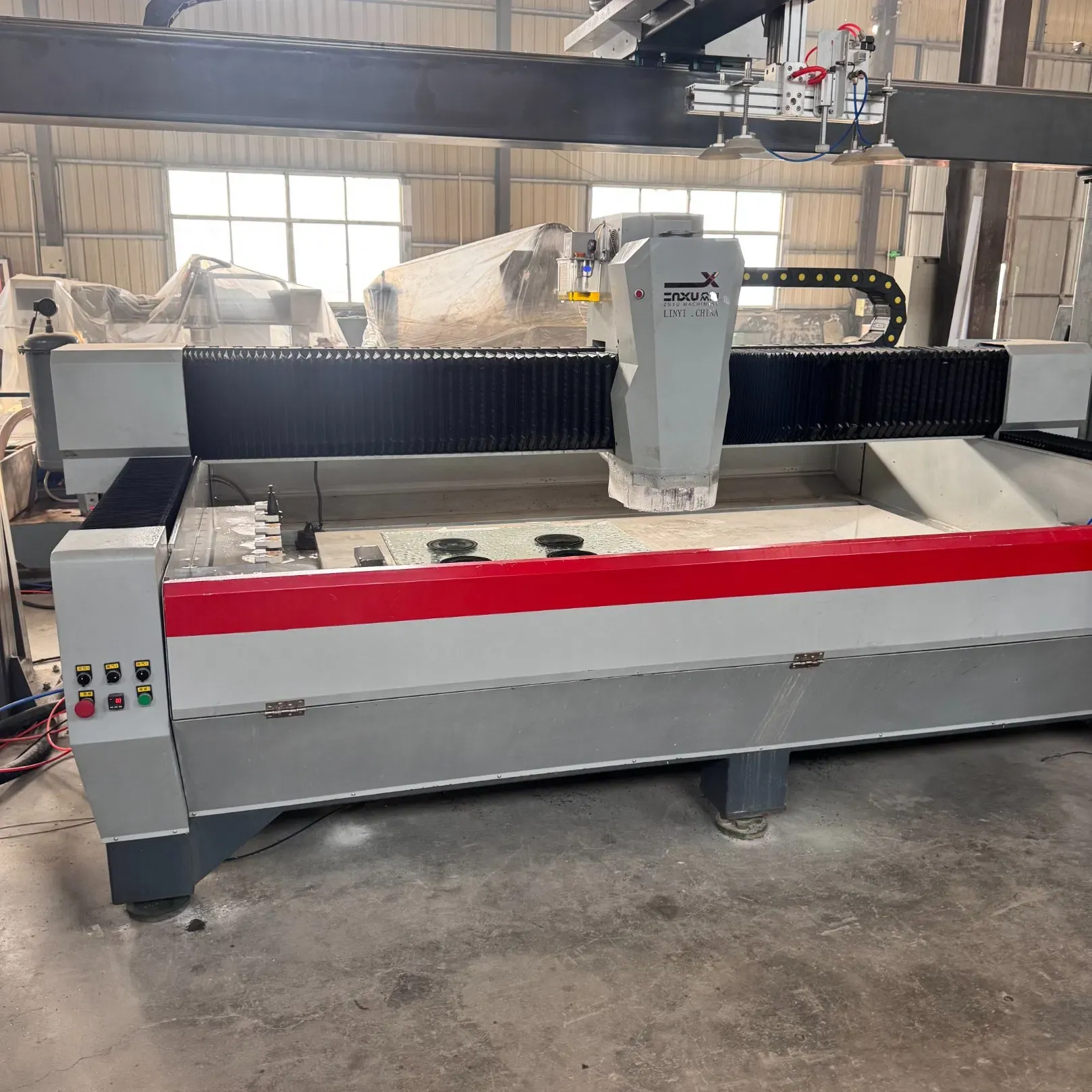 Профессиональный центр обработки стекла для шлифовки, сверления, фрезерования и полировки 3