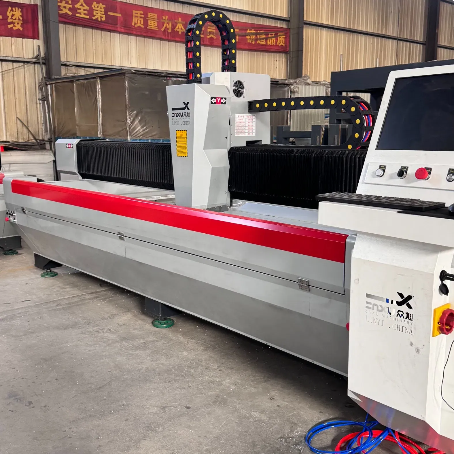 Профессиональный центр обработки стекла для шлифовки, сверления, фрезерования и полировки 6