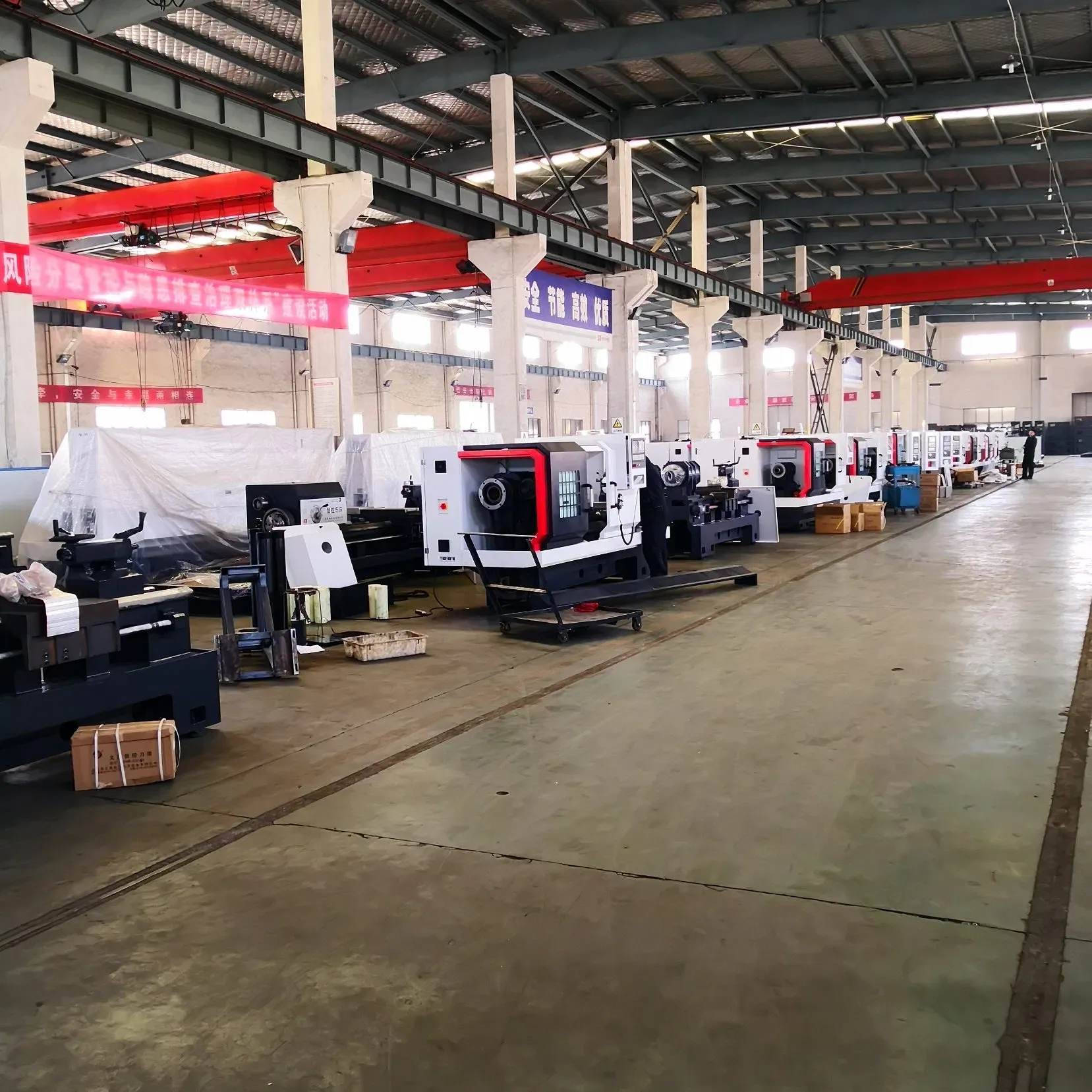 Миниатюрный горизонтальный токарный станок Ck6150 с ЧПУ 3