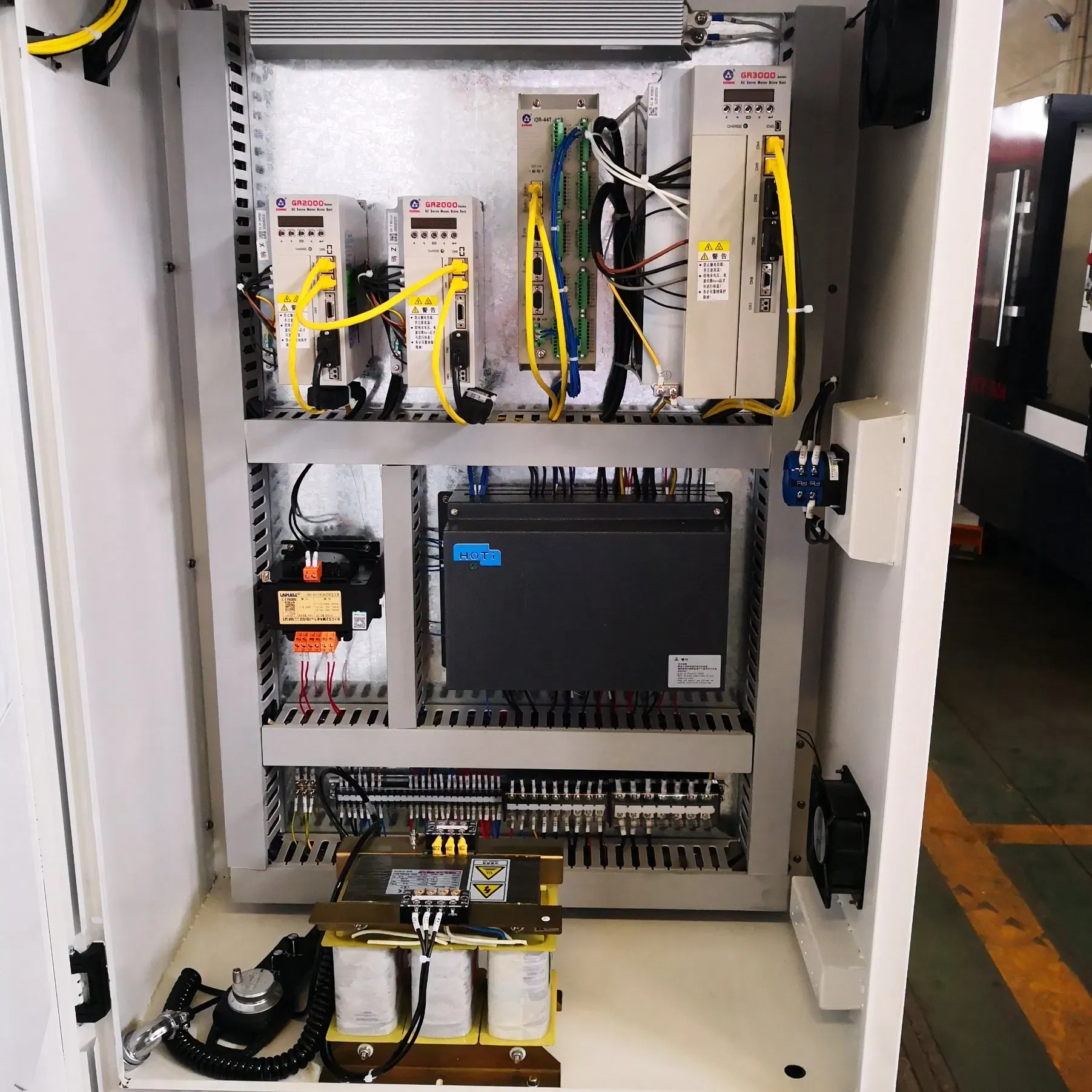 Миниатюрный горизонтальный токарный станок Ck6150 с ЧПУ 5