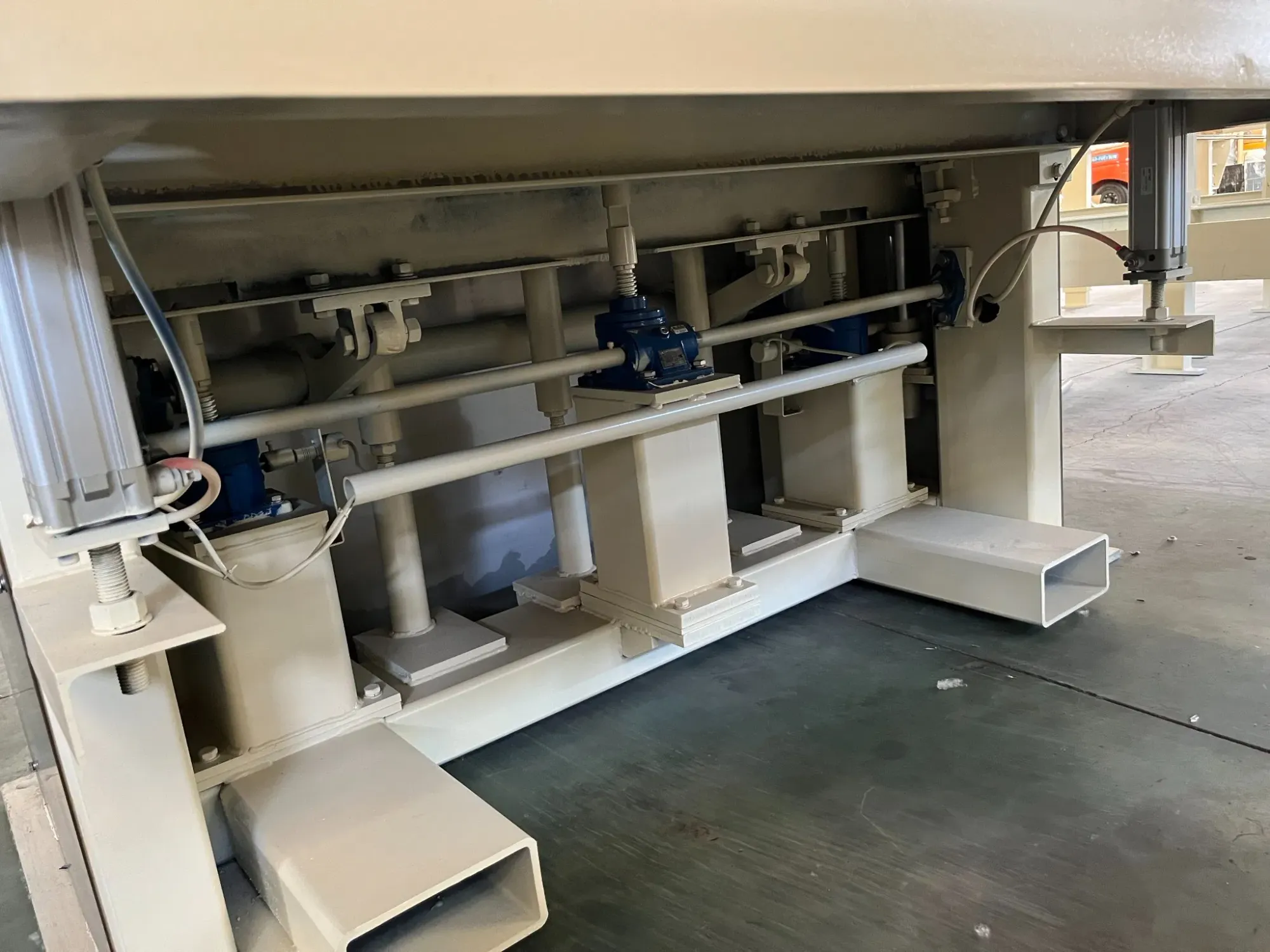 Оборудование для производства гипсокартонных панелей 3