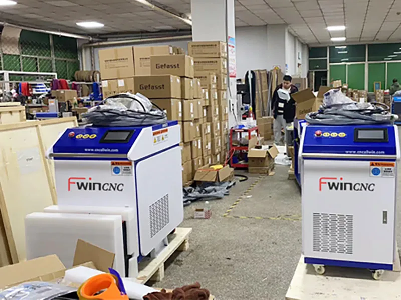 Портативная лазерная сварочная машина 4 в 1 с мощностью 1500 Вт, 2000 Вт, 3000 Вт для металла 4