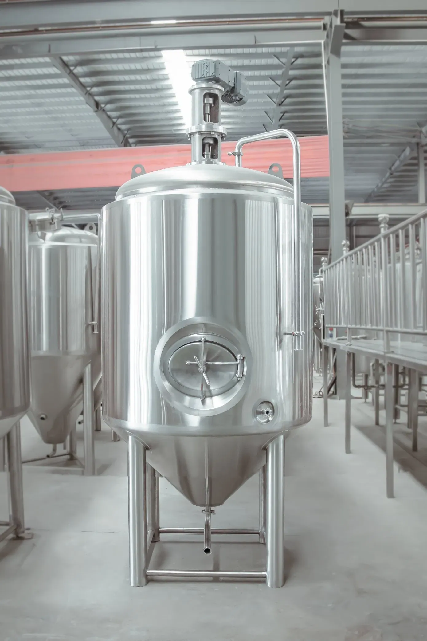 Конусный ферментер из нержавеющей стали для светлого пива 2