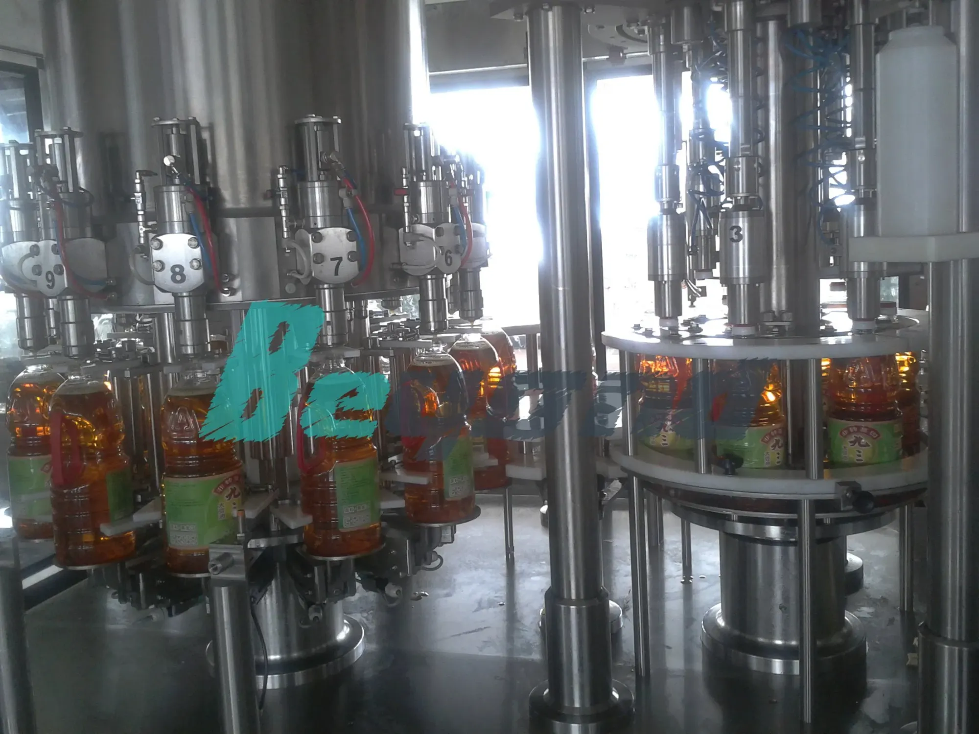 Автоматическое устройство для наполнения жидкостей 4