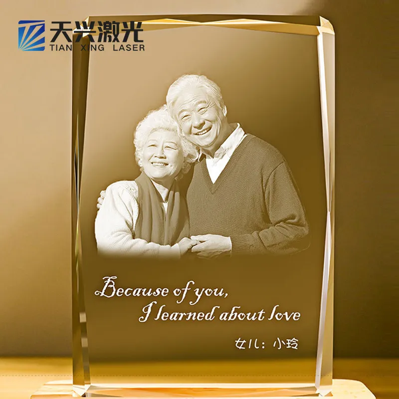 Высокая эффективность 3D кристальной портретной печати 3D стеклянной лазерной гравировальной машины 6