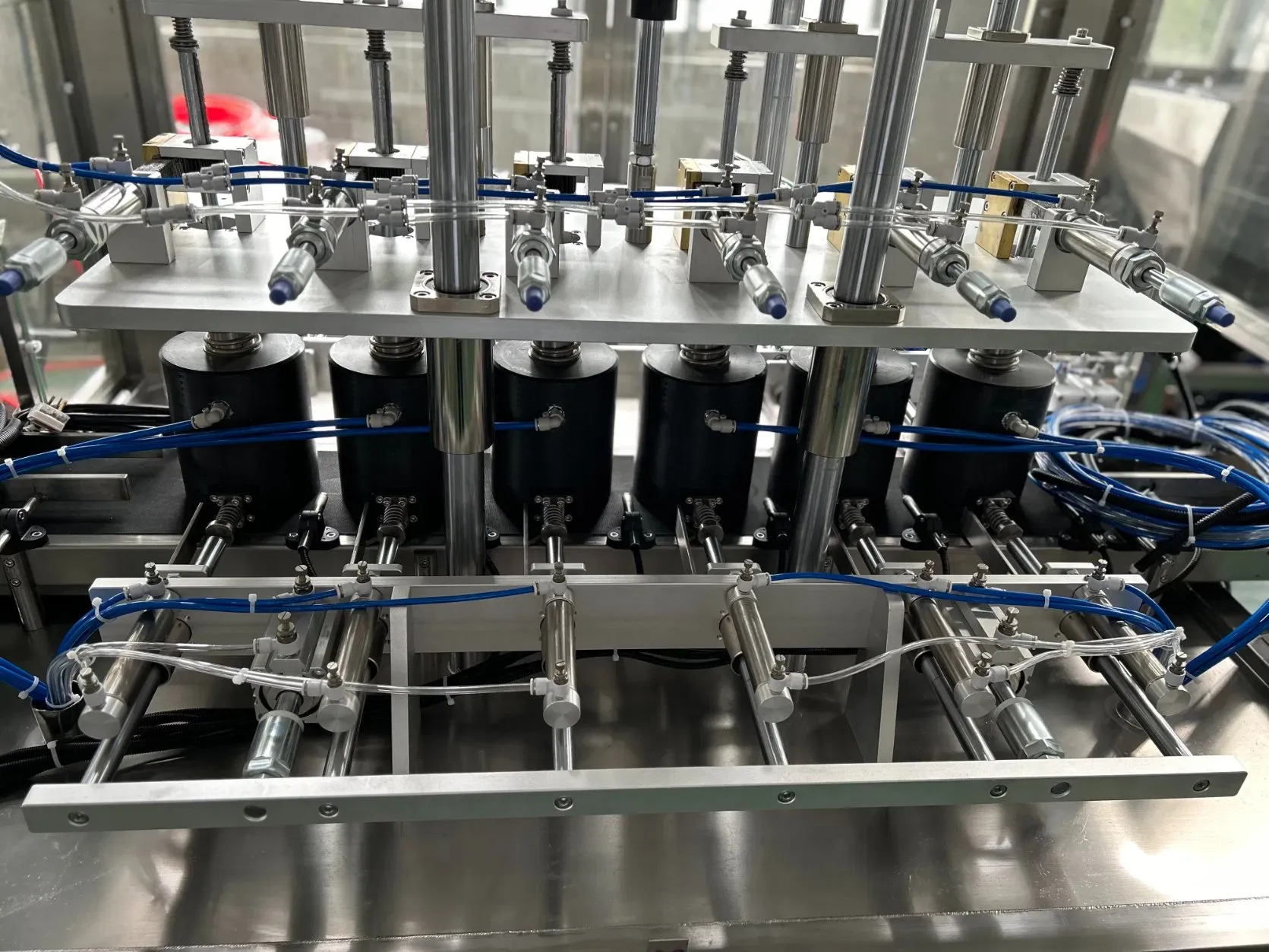 Высокоэффективная линейная вакуумная машина для каппирования головок для круглых и квадратных бутылок 6