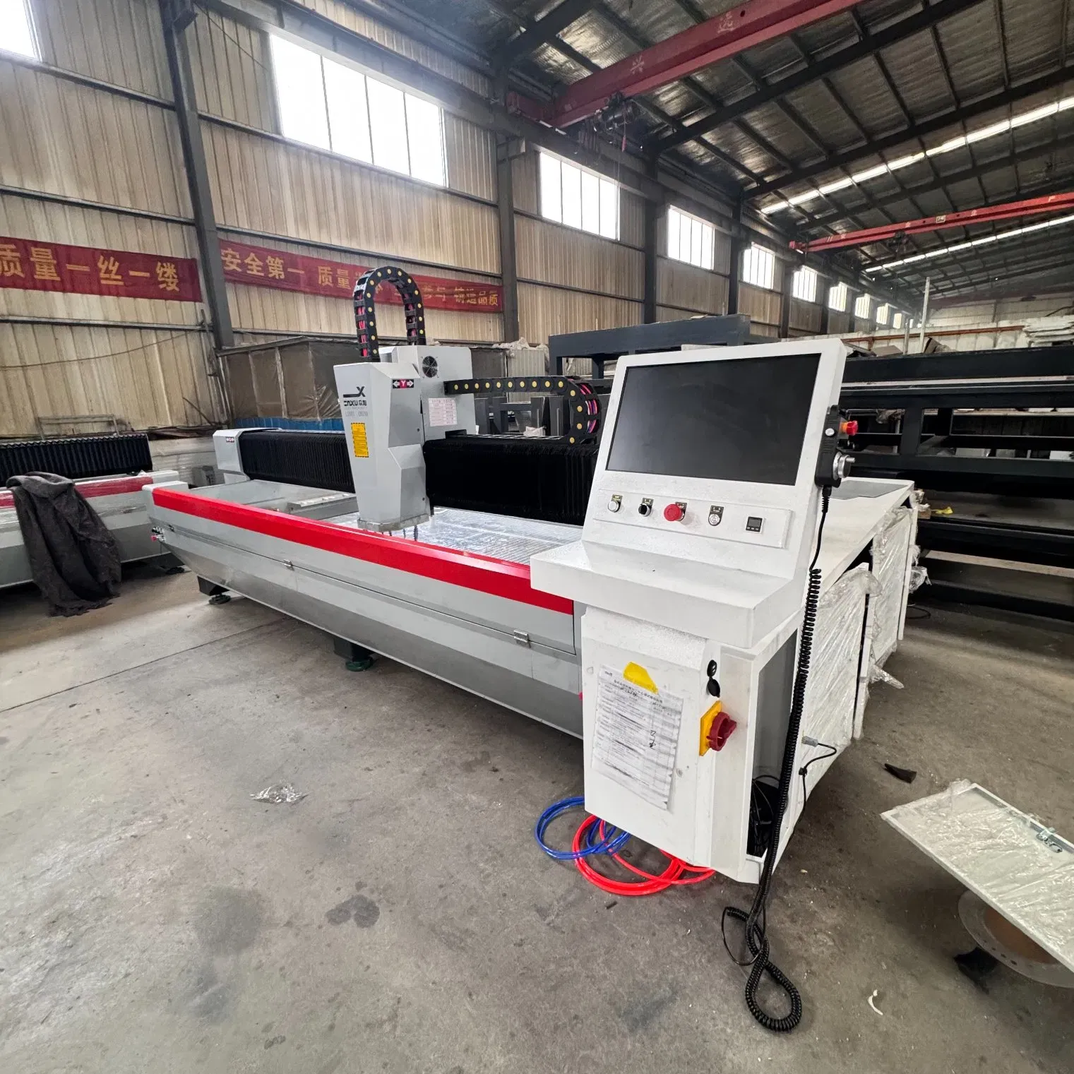 Высокопроизводительная фрезерная машина для стекла