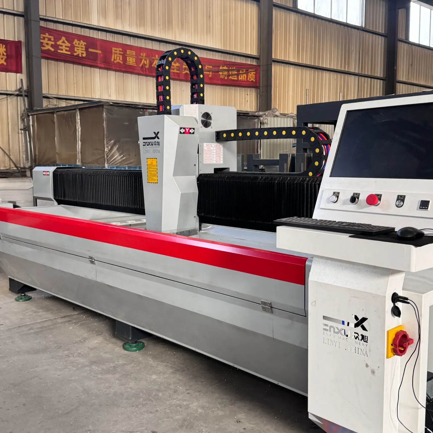 Высокопроизводительная фрезерная машина для стекла 4