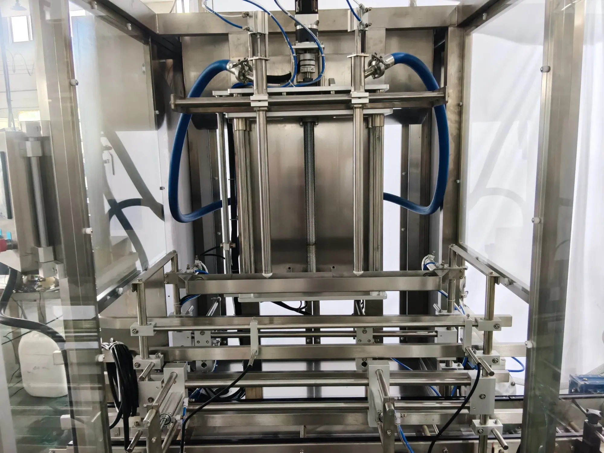 Автоматическая машина для заполнения больших ведер 6