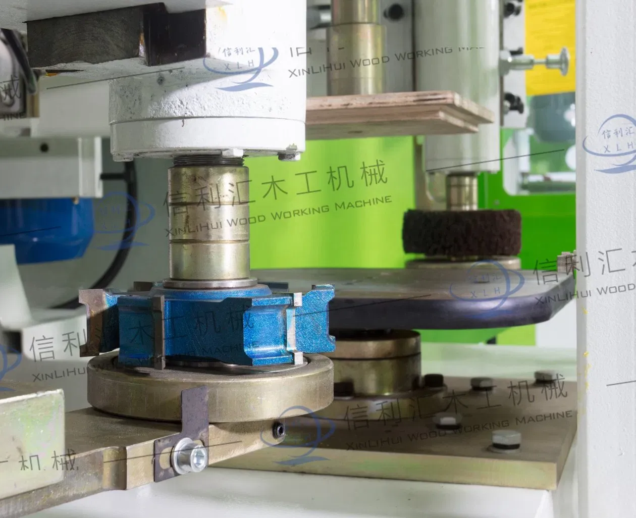 Высокоточная малогабаритная формовочная машина для дерева 3