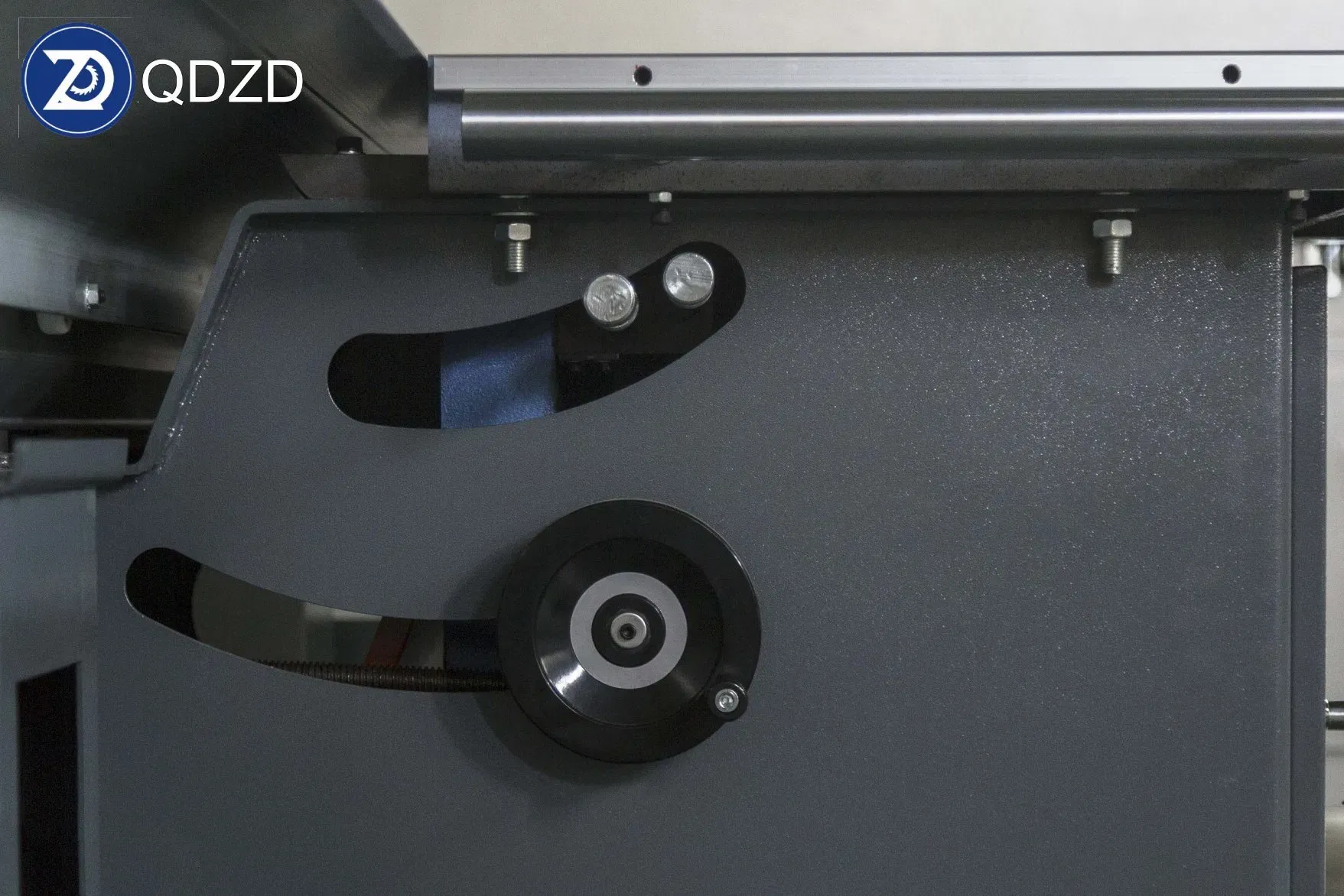 Высокоточная деревообрабатывающая пилорама ZD400T 4