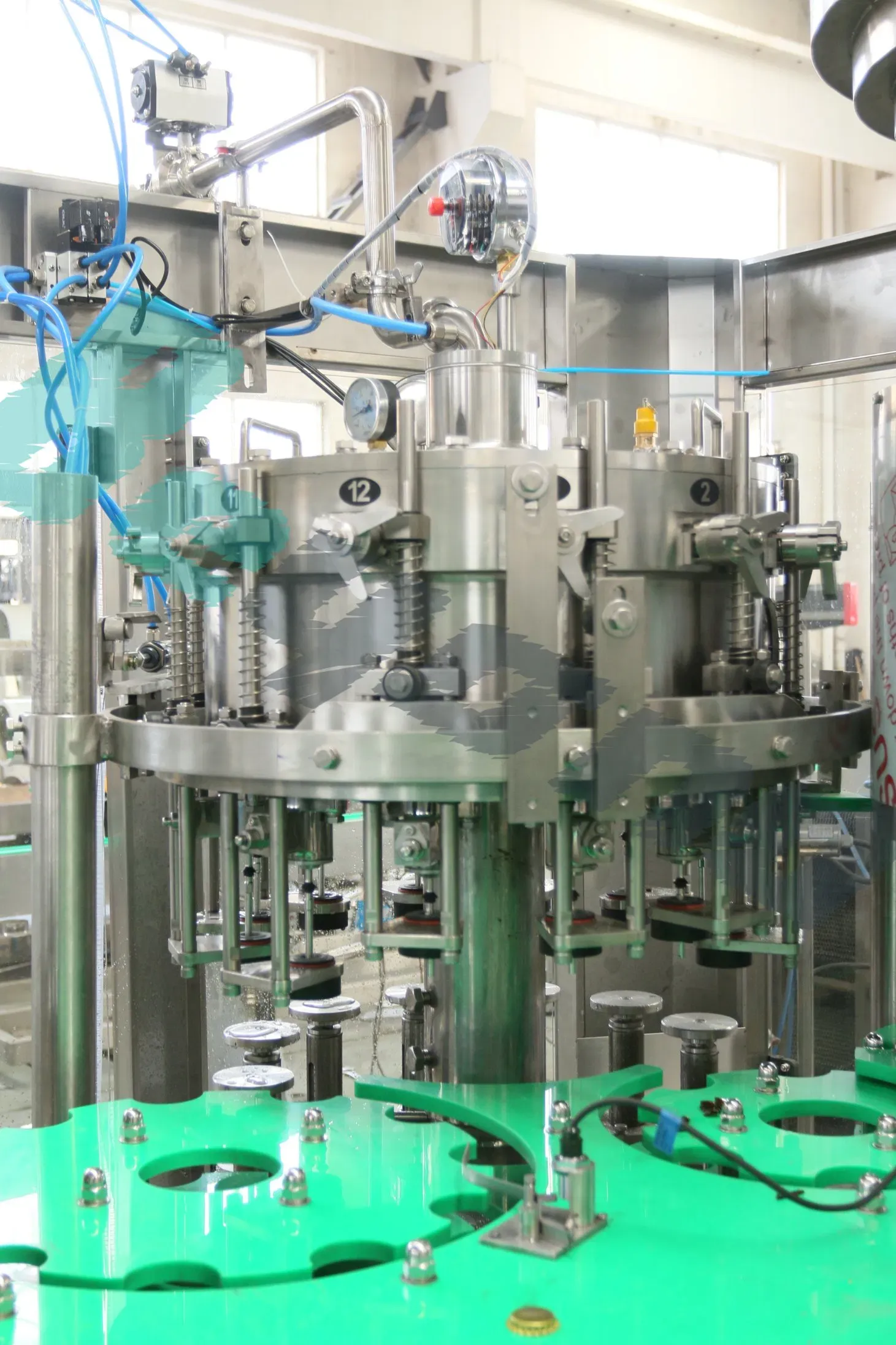 Высококачественная машина для мойки, наполнения, укупорки и розлива алкоголя 4