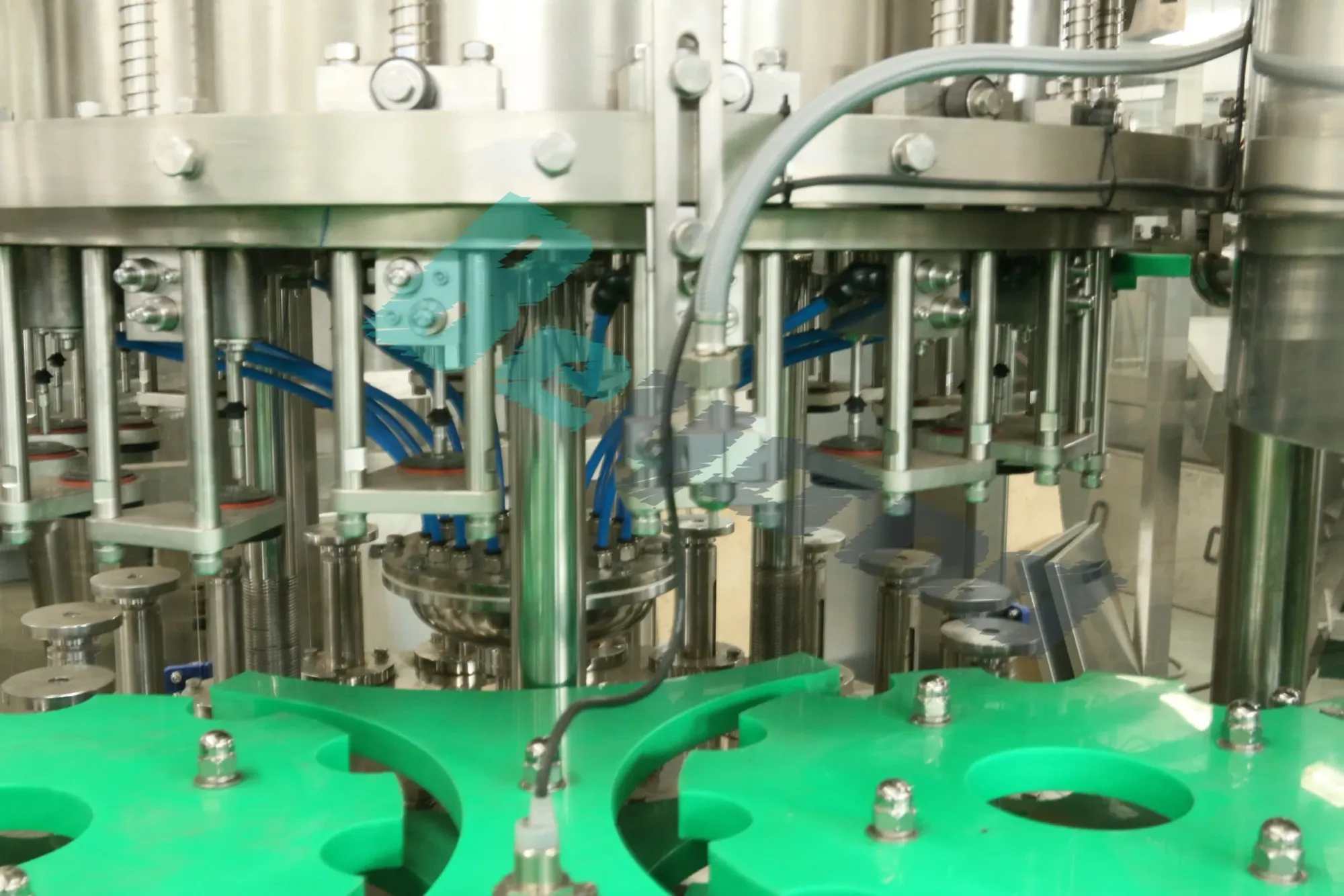 Высококачественная машина для мойки, наполнения, укупорки и розлива алкоголя 5