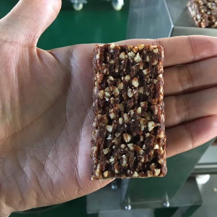 Автоматическая машина для нарезки и формовки энергетических батончиков 5