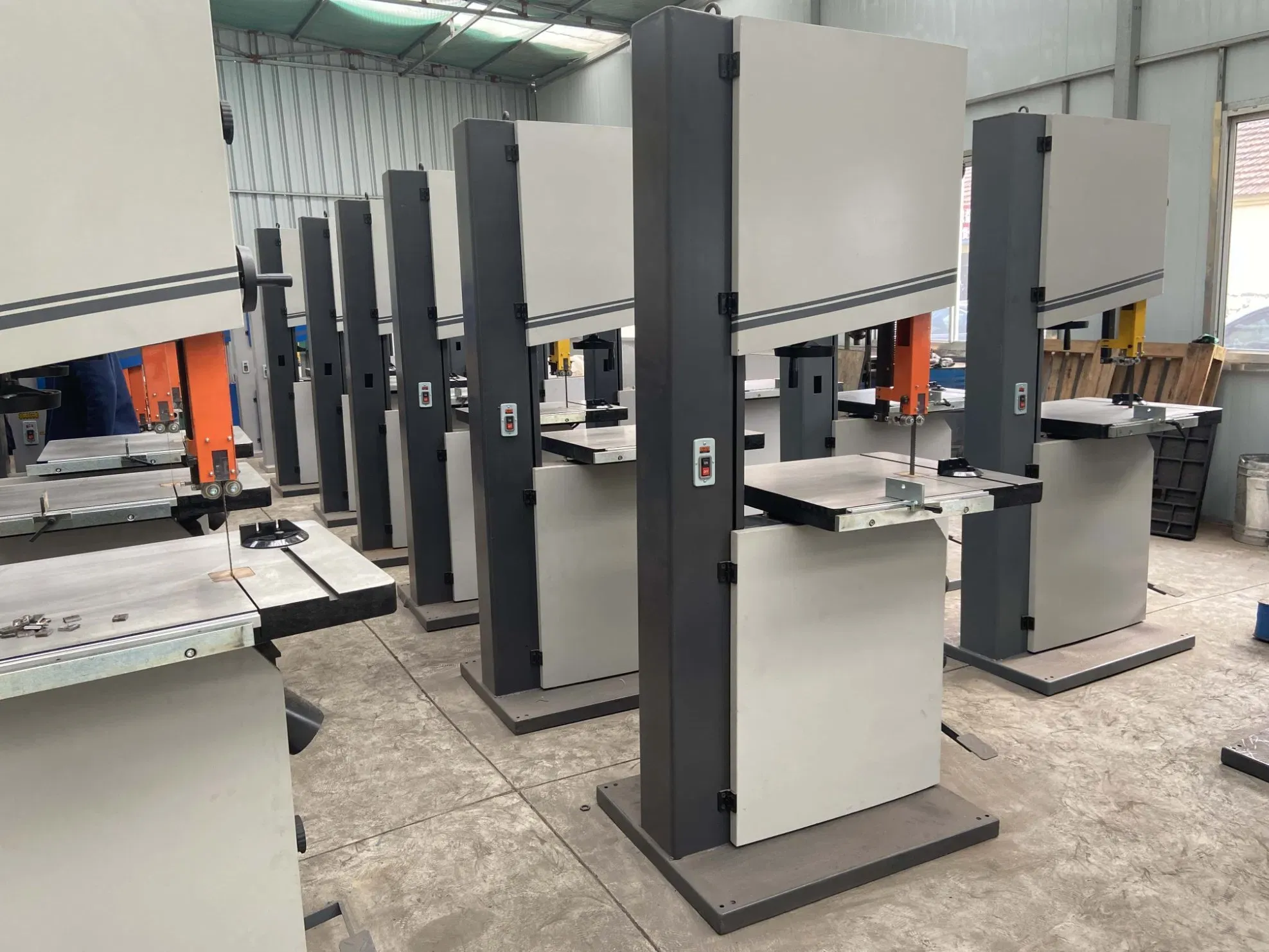 Высококачественная вертикальная ленточная пила для резки дерева 4