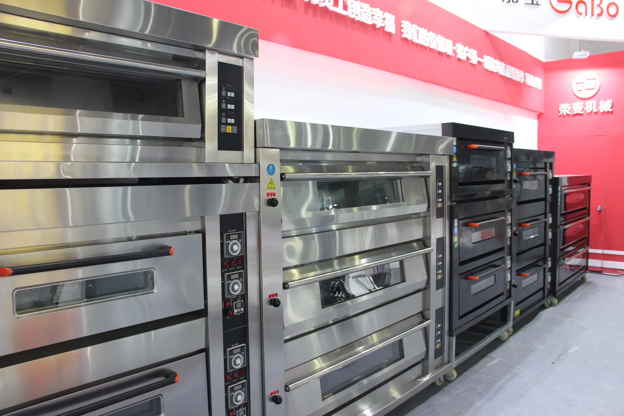 Промышленная печь для выпечки тортов, пиццы и хлеба 4