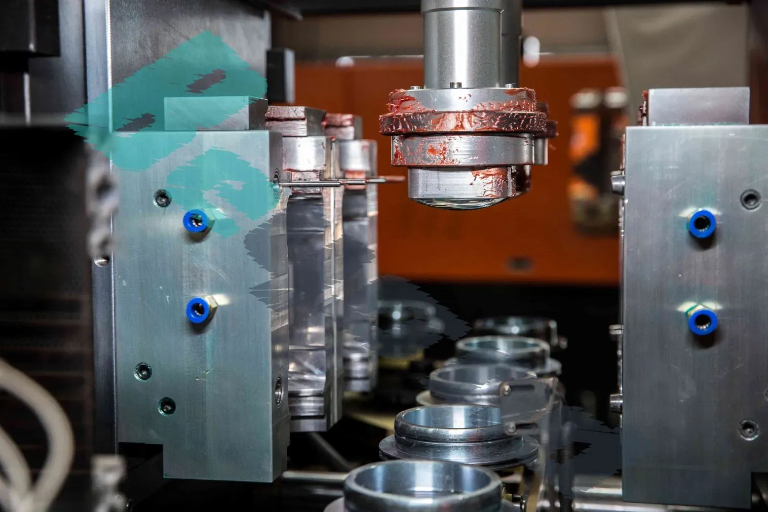 Автоматическая машина для производства бутылок для воды для домашних животных 4