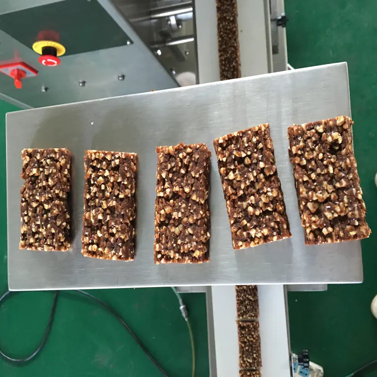 Автоматическая машина для производства батончиков из фиников 4