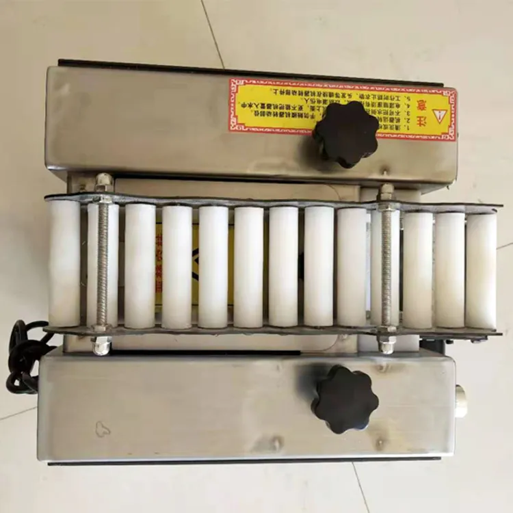 Автоматическая машина для изготовления оболочек для момо, эмпанада и пельменей 3