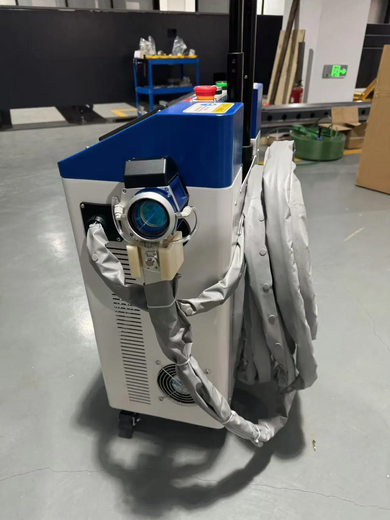 Лазерный удалитель ржавчины и краски с металлической поверхности 4