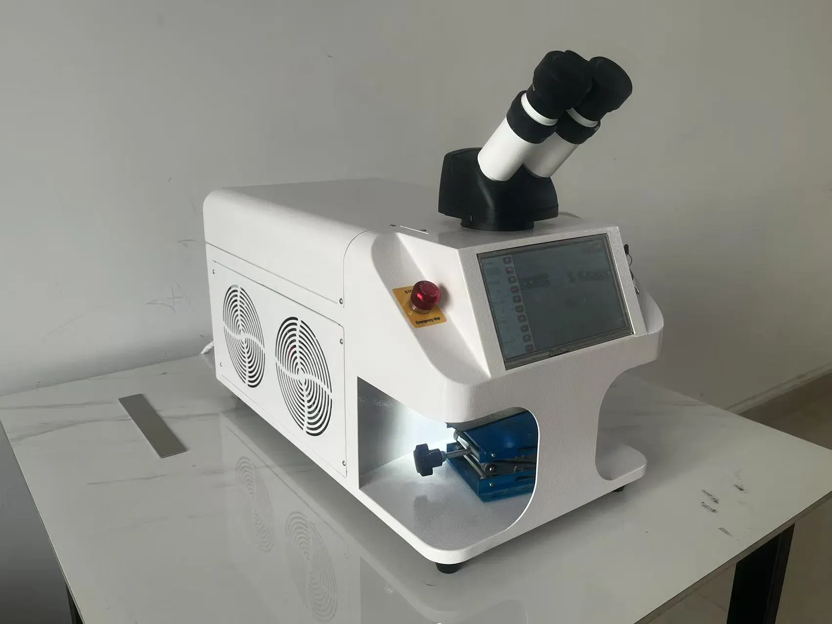 Лазерная паяльная машина 200W для ювелирных изделий 2