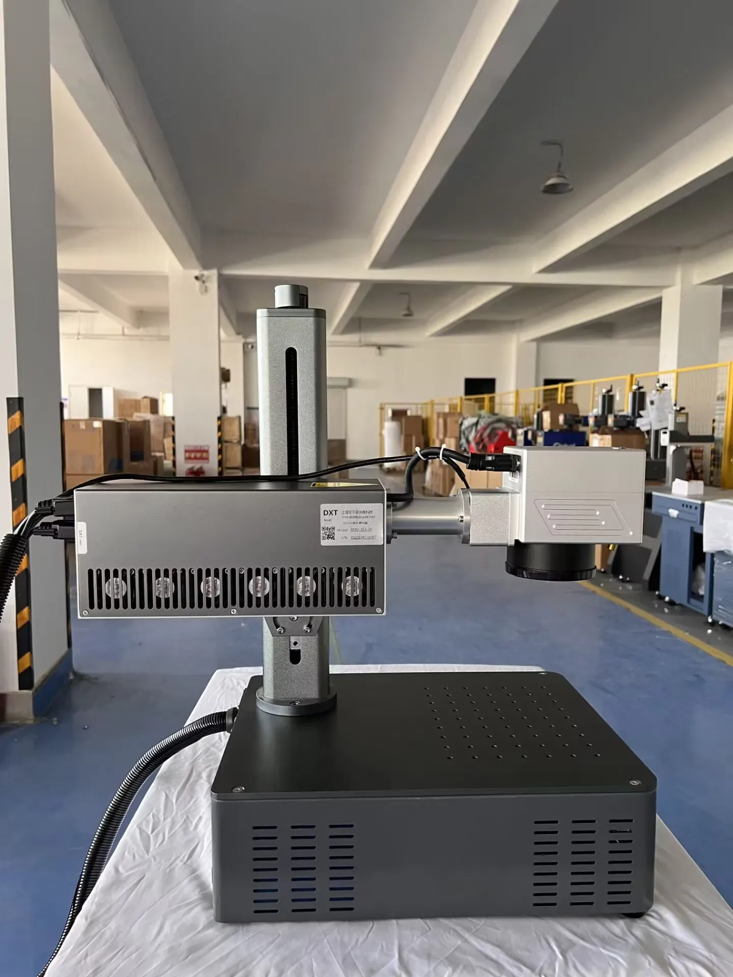 Легкий мини УФ волоконный лазер 5W УФ маркер для лазерной маркировки