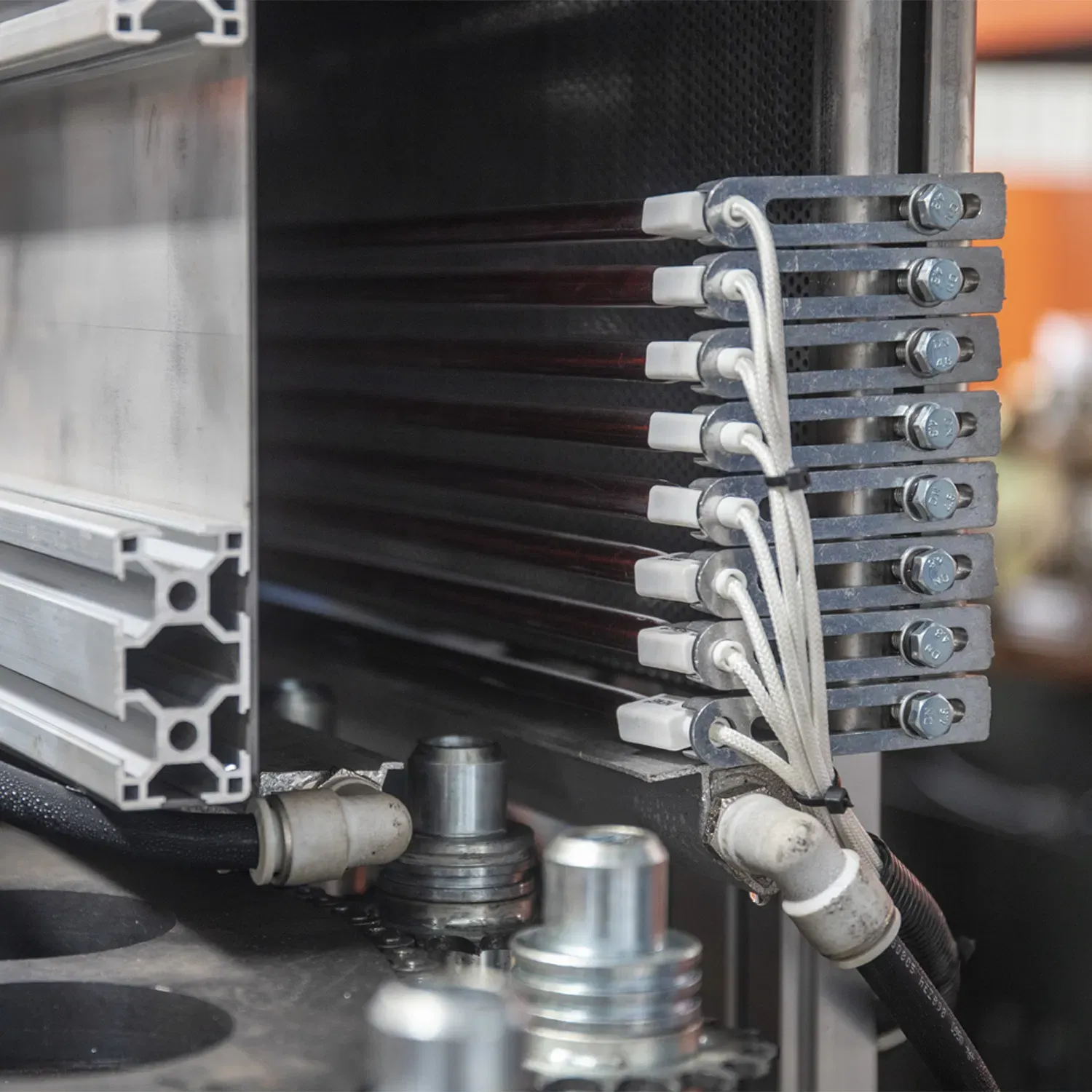 Полностью автоматическая выдувная машина для ПЭТ-бутылок с 6 формами 4