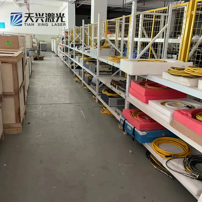 Одномодульный непрерывный волоконный лазер Max Laser Source MFSC-5000W-6000W 5