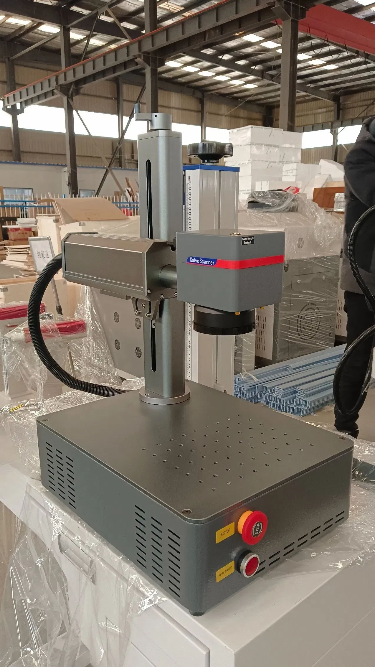 Миниатюрный металлический лазерный гравер 20W 30W с ротационным устройством 150*150мм 4