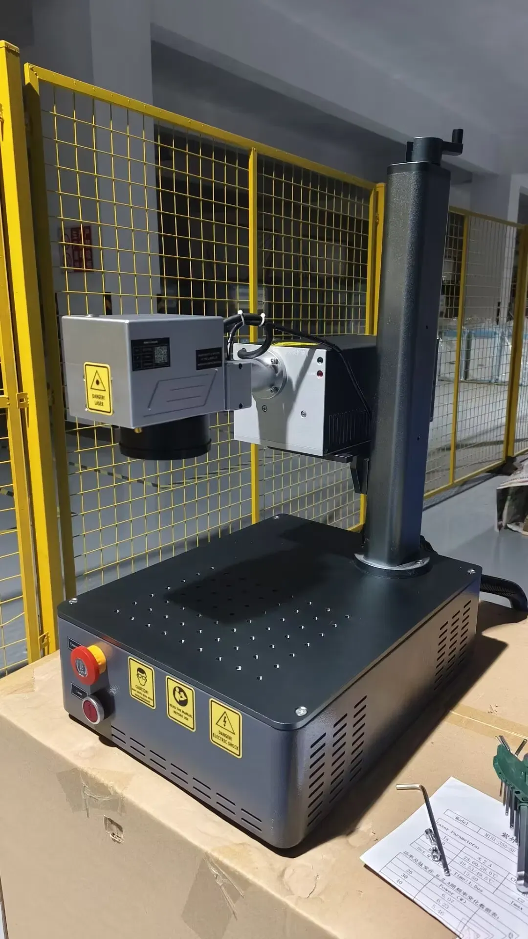 Миниатюрный УФ лазерный принтер Sg7110 300*300 355nm 3