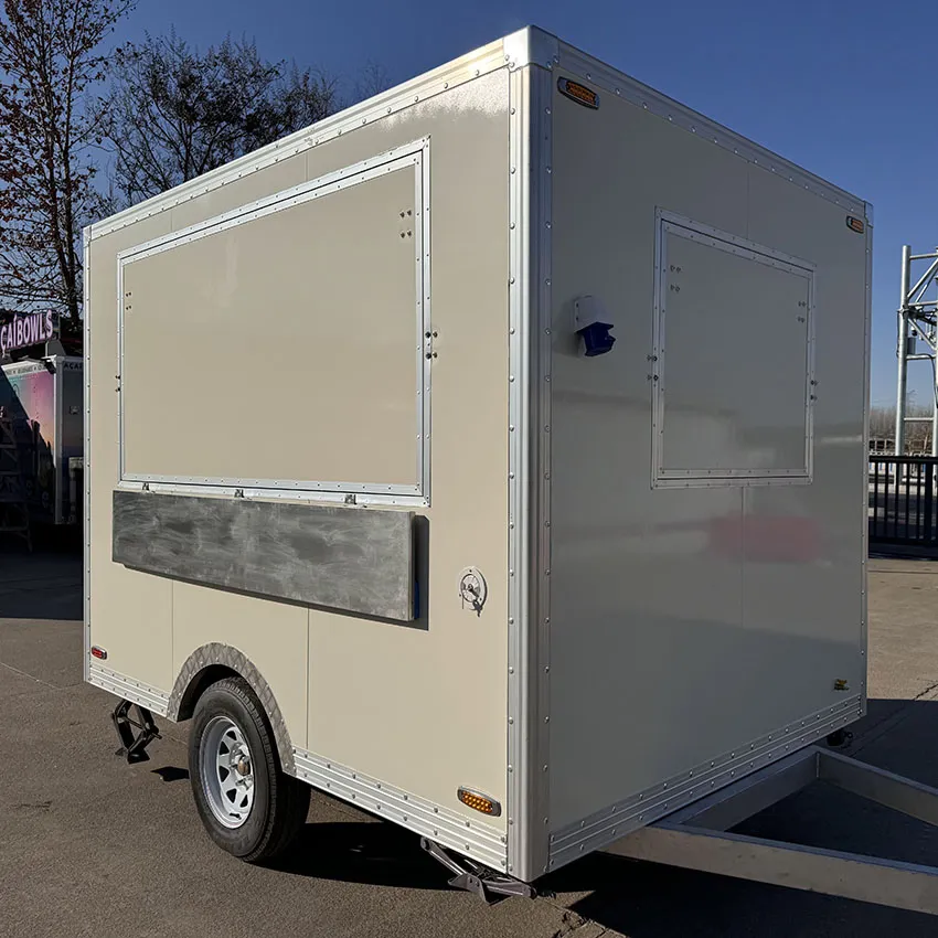 Полностью оборудованный кухонный фургон для хот-догов 3