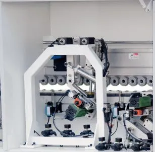 Профессиональная машина для герметизации кромок перед фрезеровкой 2