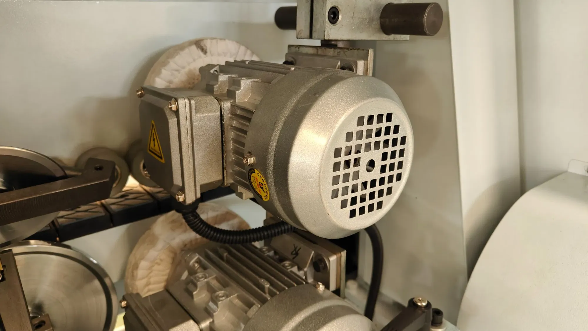 Профессиональная машина для крайней герметизации деревообработки среднеплотной волокнистой плиты 5