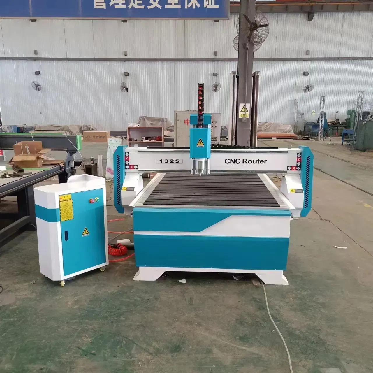 Станок с ЧПУ для обработки дерева и акрила из ПВХ ZD1325 2