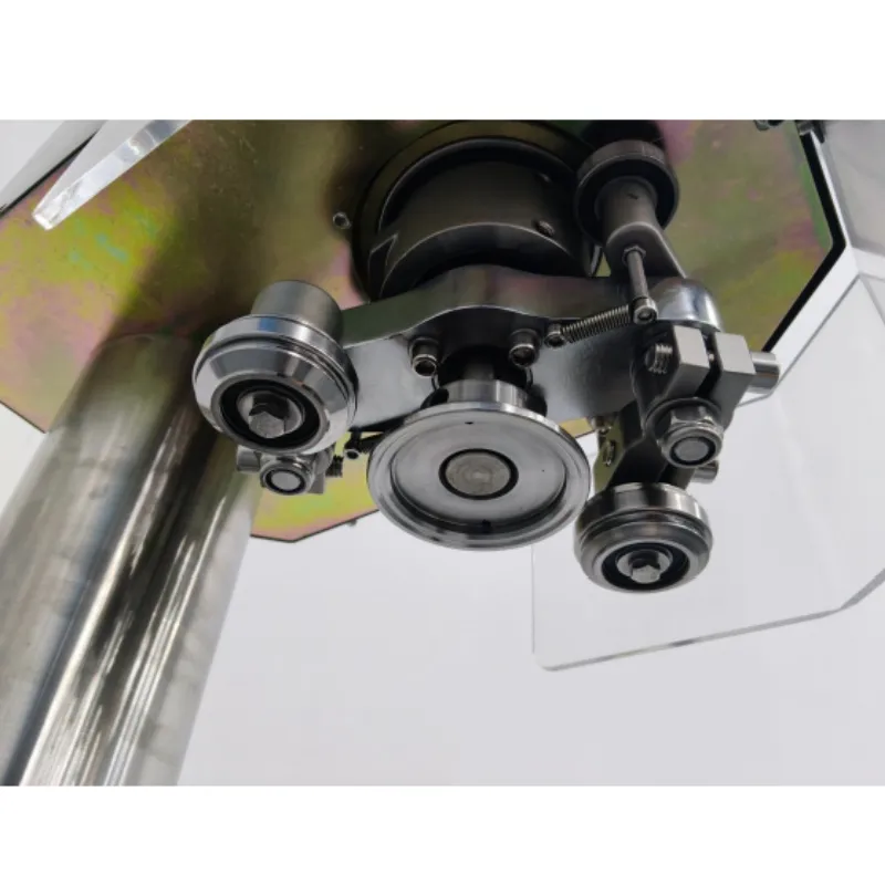 Полуавтоматическая машина для запечатывания железных банок 6