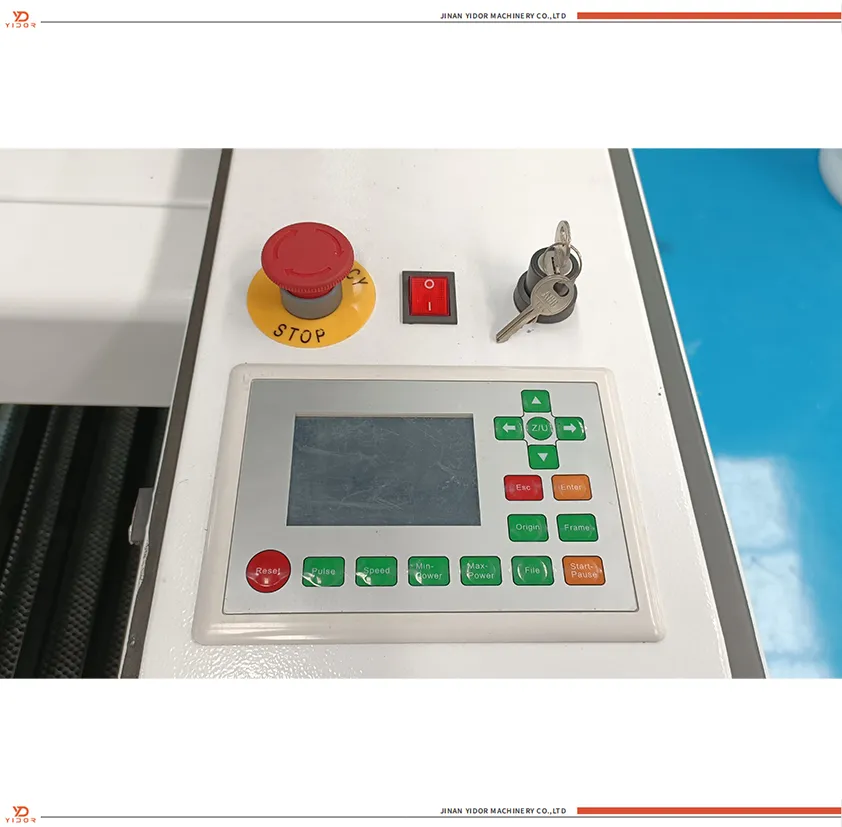 Профессиональная машина для лазерной гравировки CO2 6