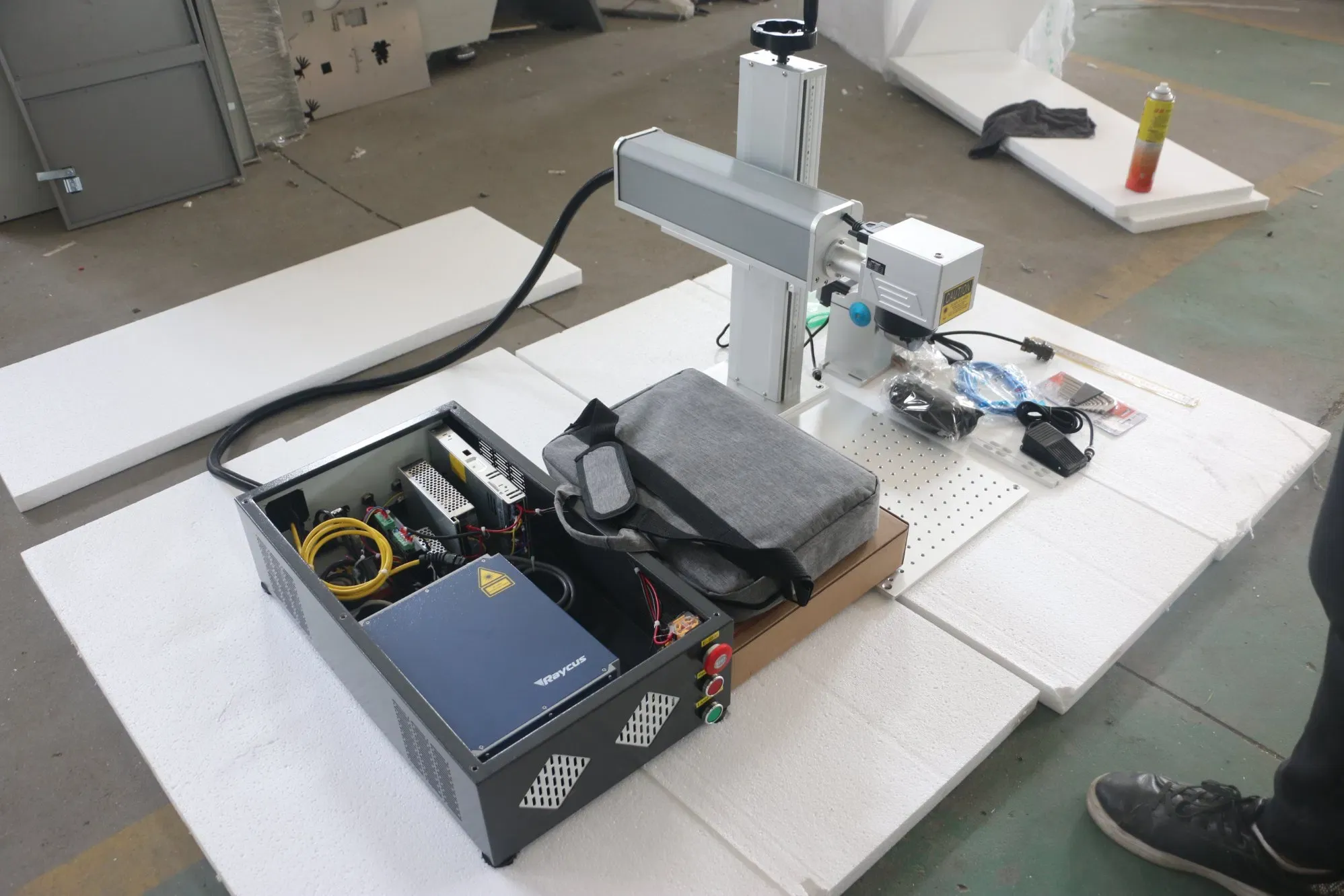 Портативный волоконный лазер 20W Raycus с 200*200mm управлением Ezcad Двойная красная точка 2