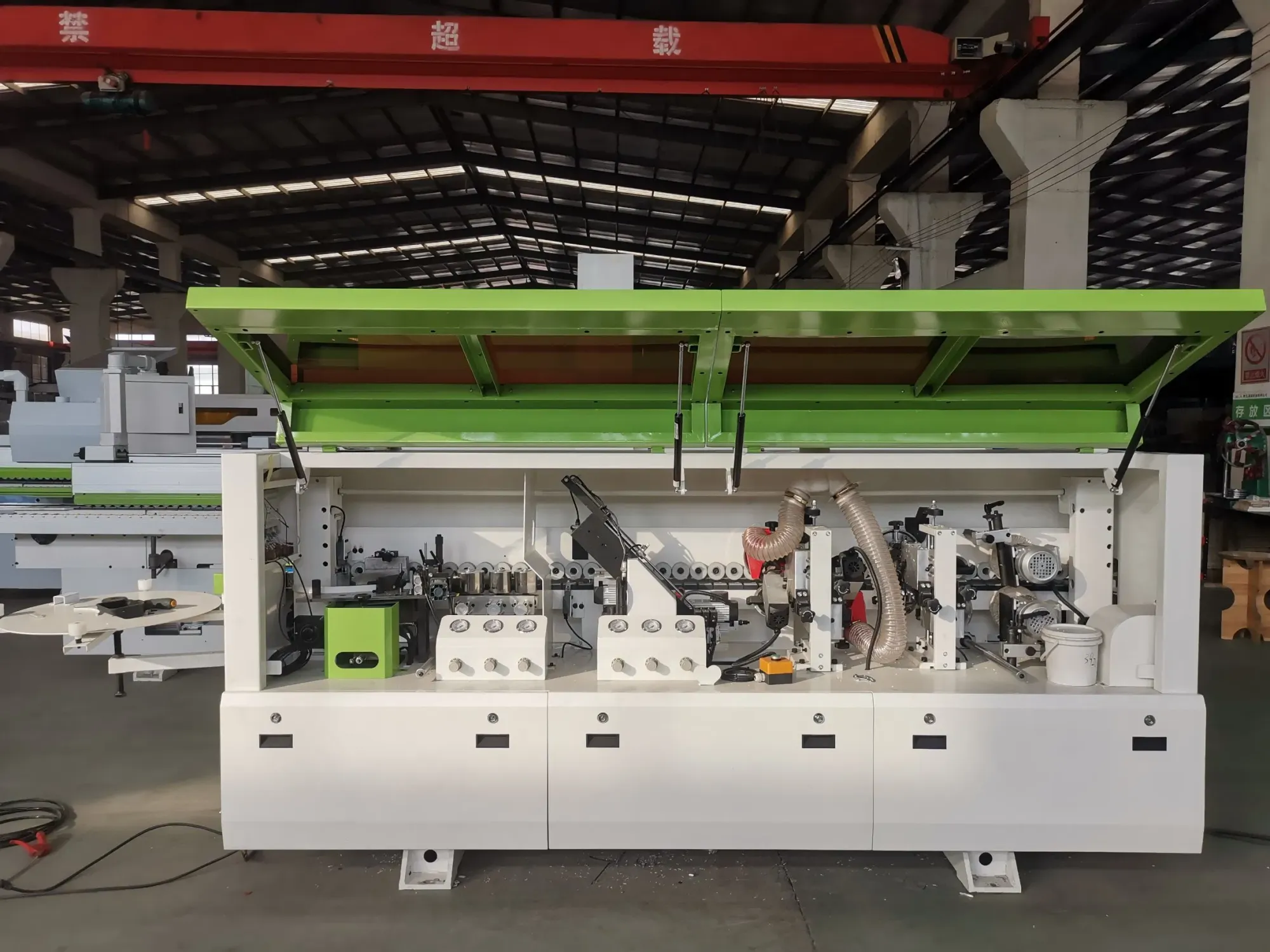 Автоматическая кромкооблицовочная машина для мебели 2