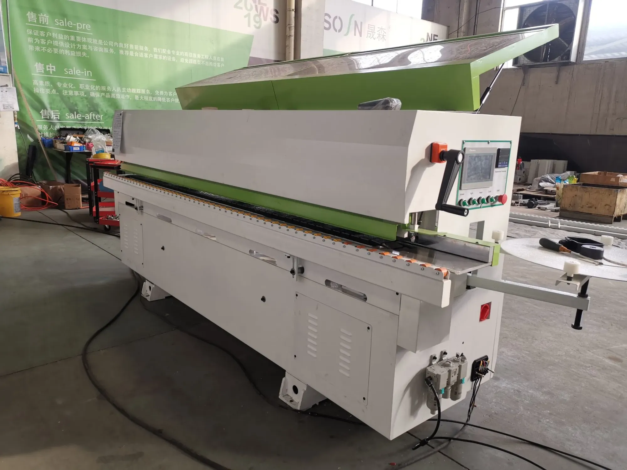 Автоматическая кромкооблицовочная машина для мебели 3