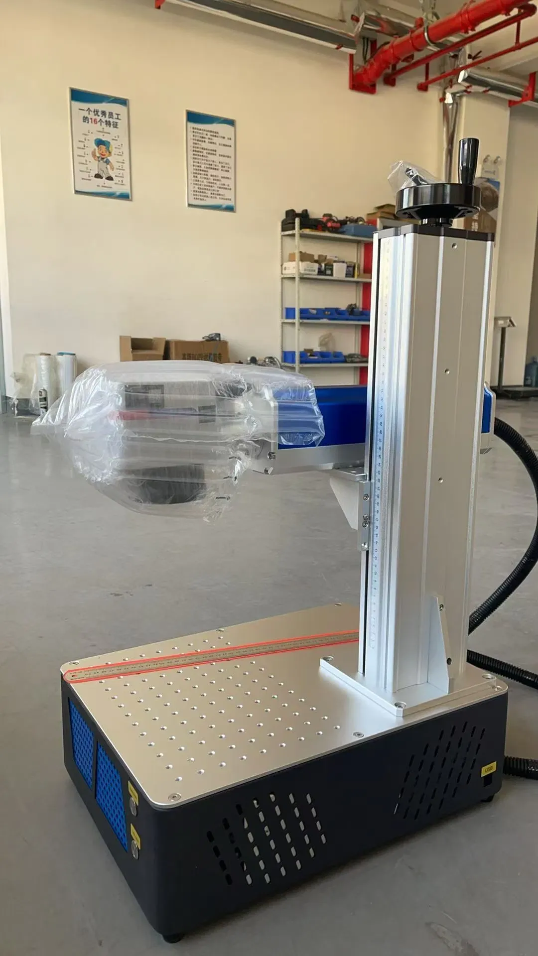 Профессиональный волоконный лазерный гравировщик Raycus 20W 30W 50W 6