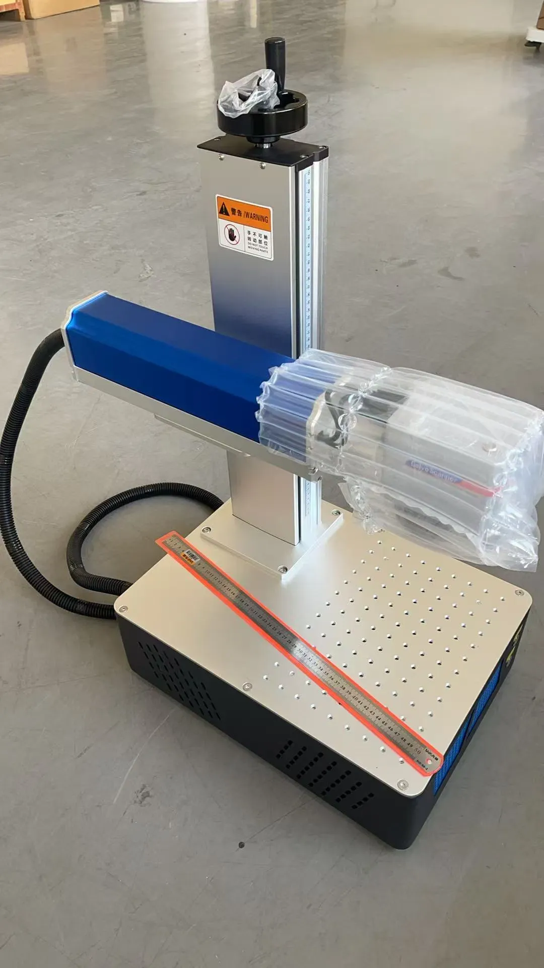 Профессиональный волоконный лазерный гравировщик Raycus 20W 30W 50W 4