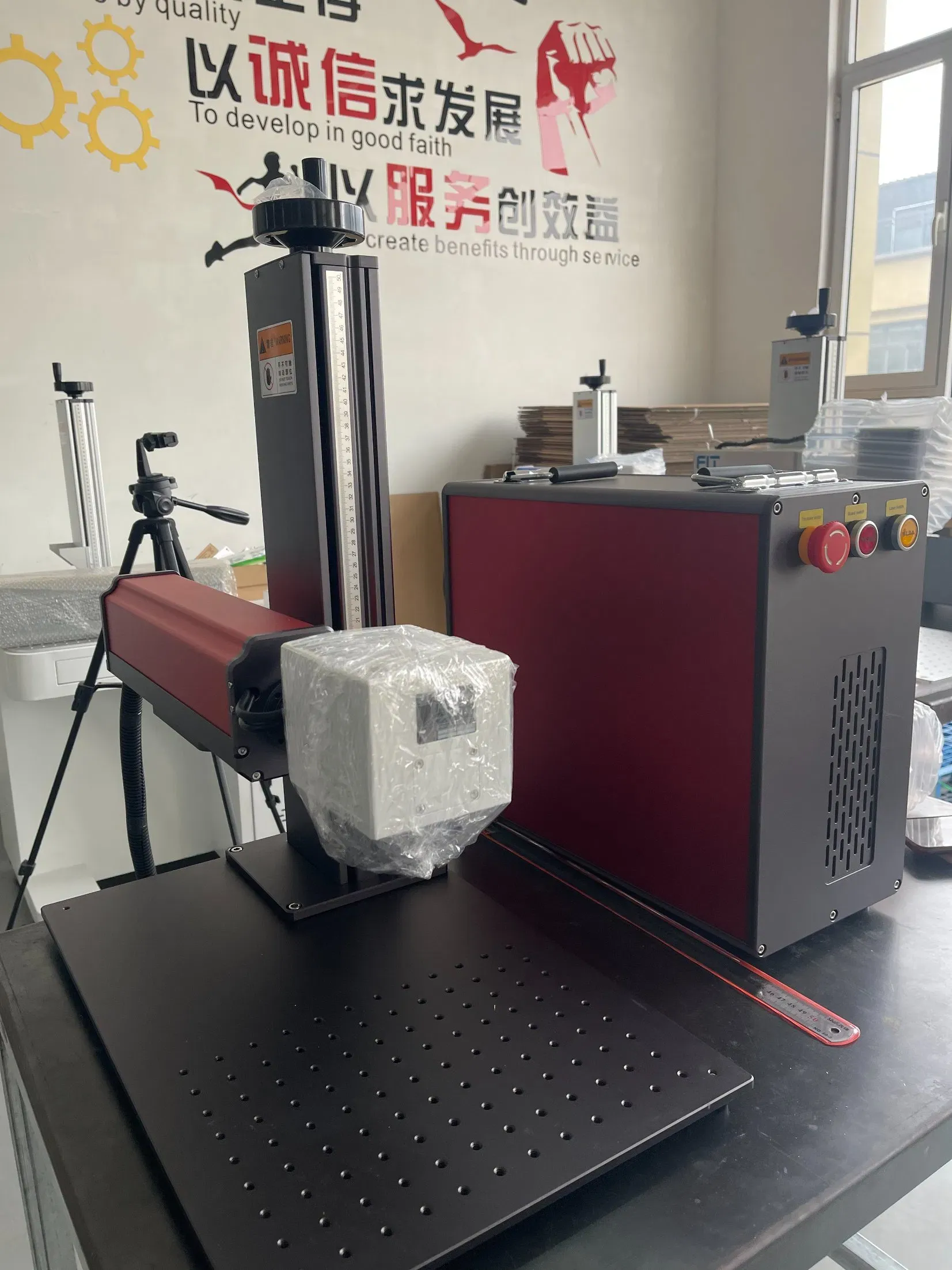 Профессиональный волоконный лазерный гравировщик Raycus 20W 30W 50W 3