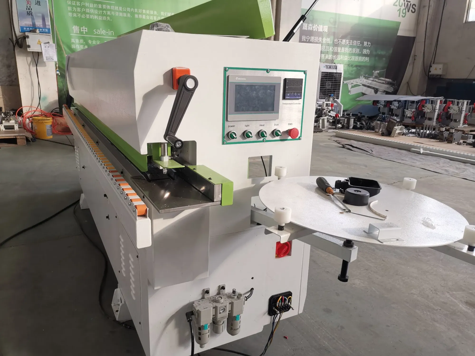 Автоматический кромочный станок для дерева 3